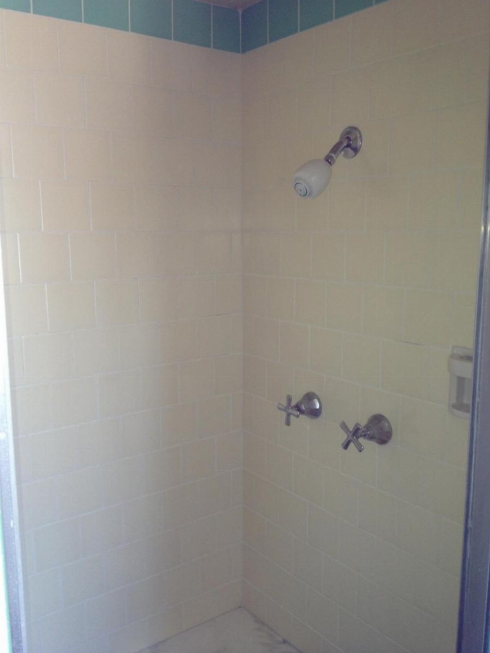 Hacienda Motel Image 7