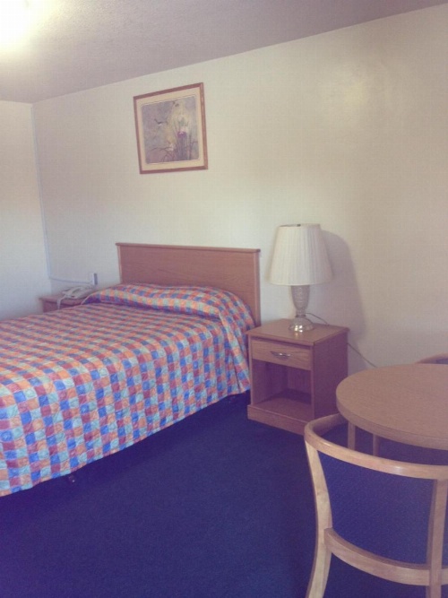 Hacienda Motel image 9