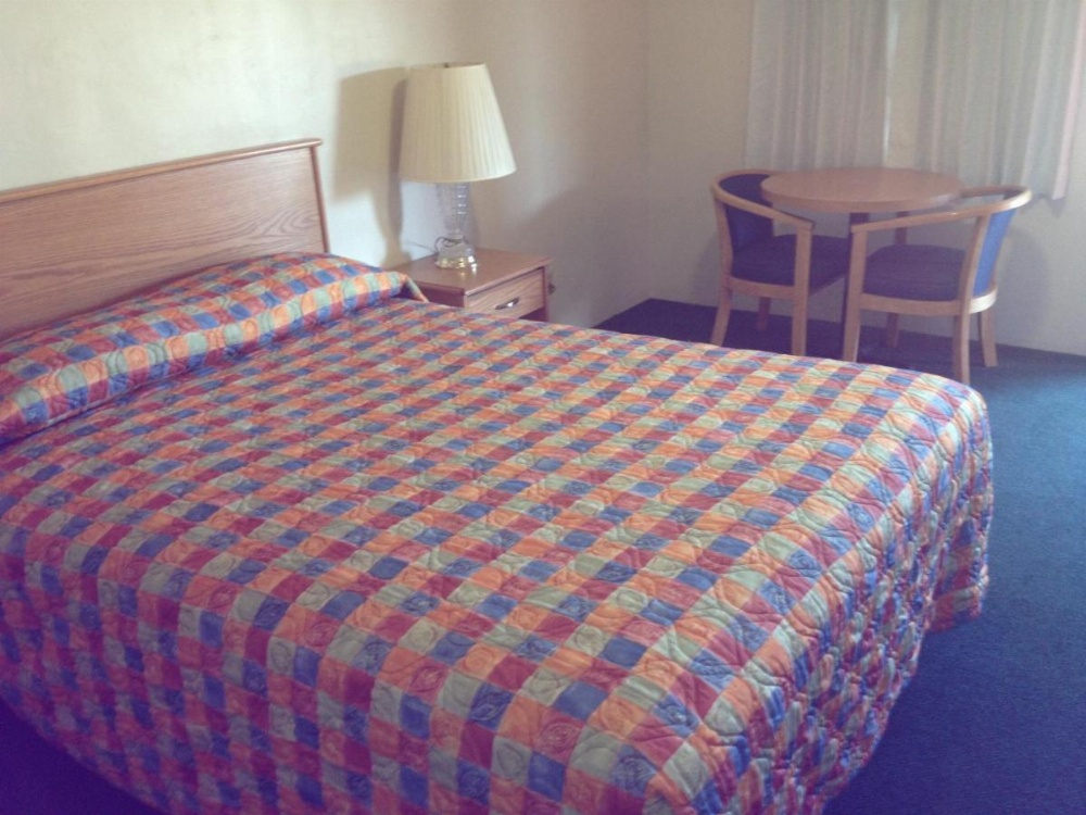 Hacienda Motel Image 10