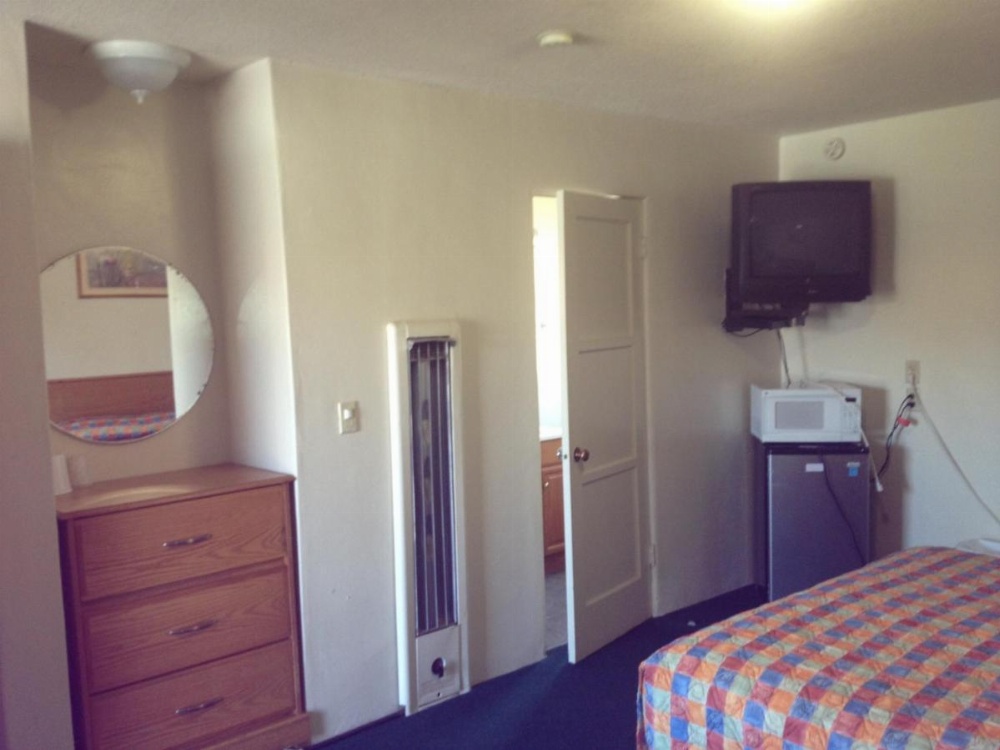 Hacienda Motel Image 12