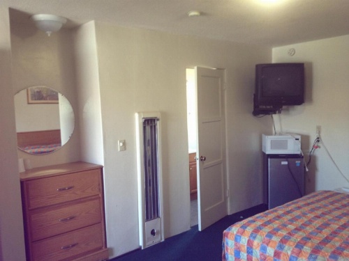 Hacienda Motel image 12