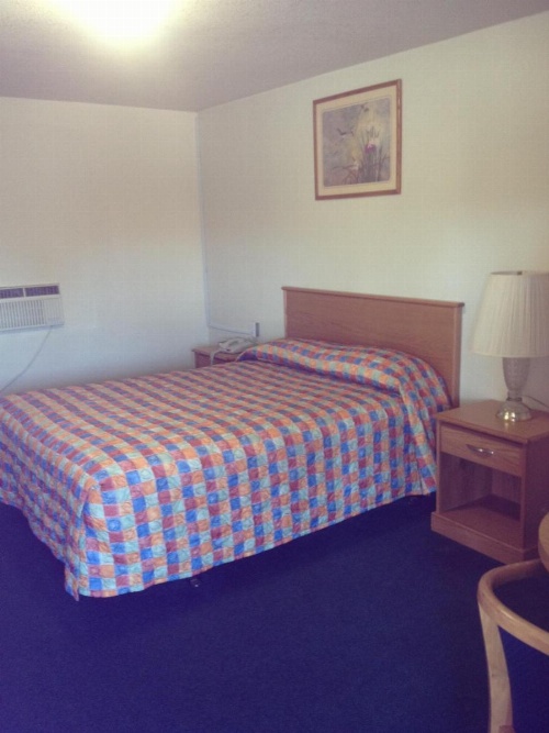 Hacienda Motel image 13