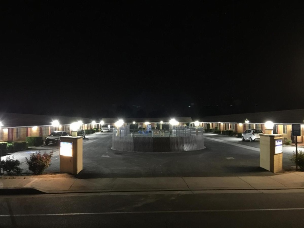 Hacienda Motel Image 16