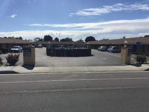 Hacienda Motel image 19