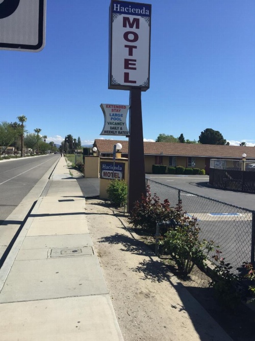 Hacienda Motel image 25