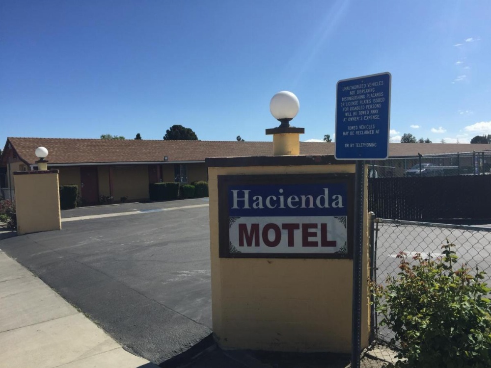 Hacienda Motel Image 26