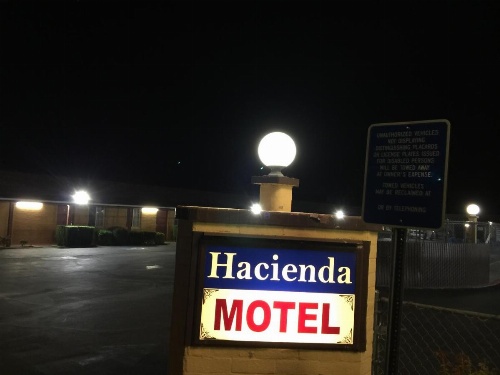 Hacienda Motel image 27