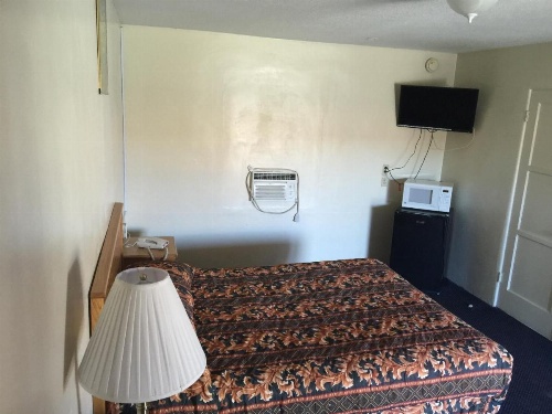 Hacienda Motel image 33