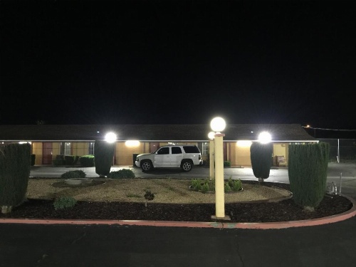 Hacienda Motel image 40