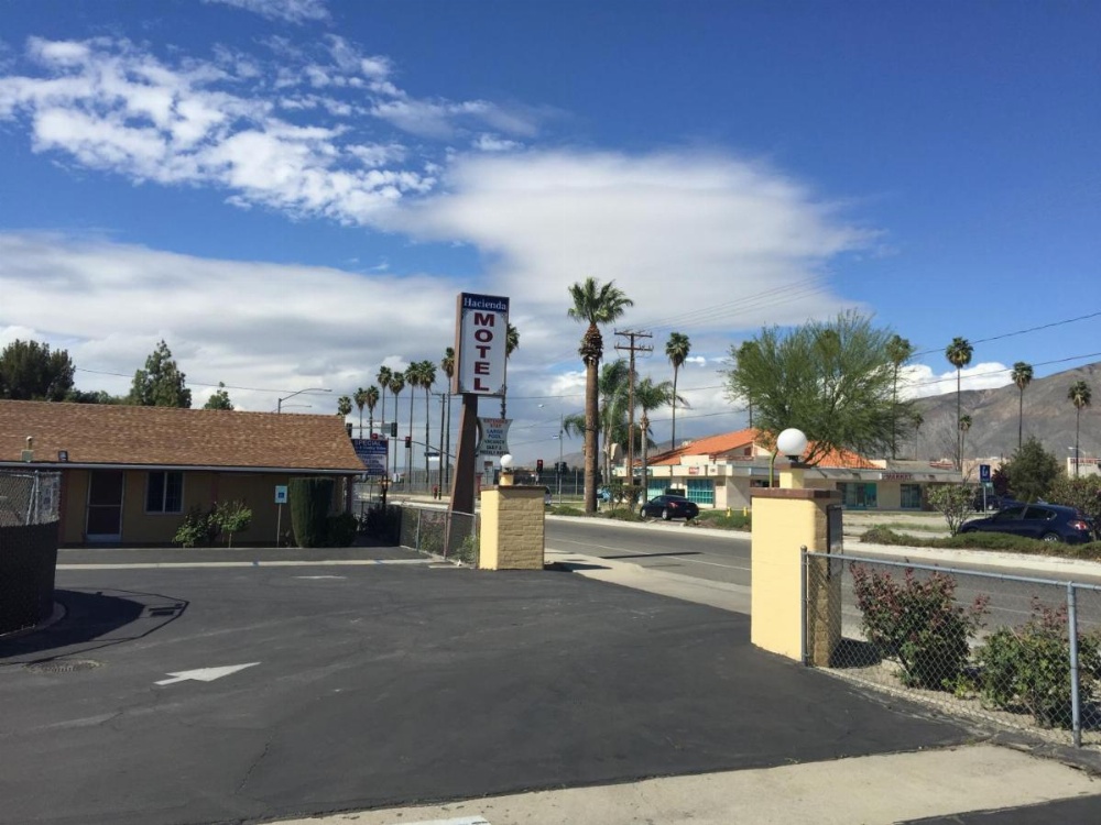 Hacienda Motel Image 42
