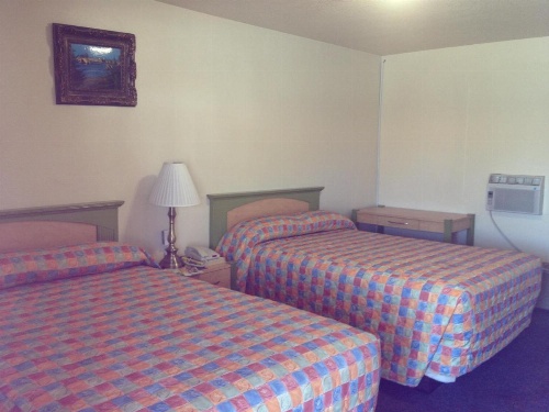 Hacienda Motel image 6
